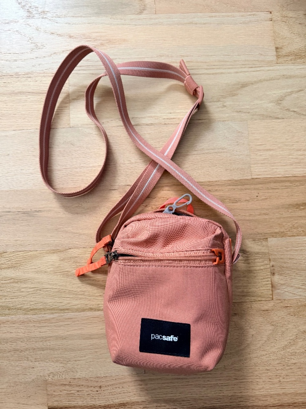 Pacsafe Unisex Pacsafe Go Anti Theft Crossbody